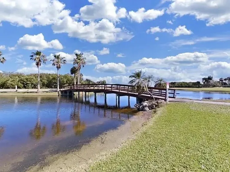 2900 Cove Cay Dr — Photo 4
