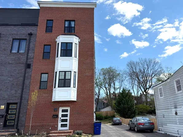206 Broadway St