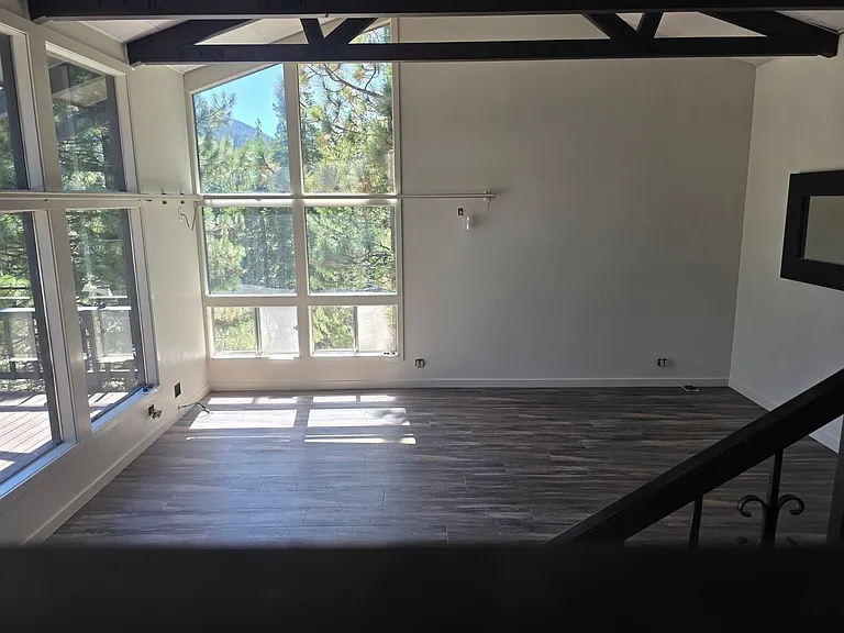 686 Virginia Dr — Photo 4