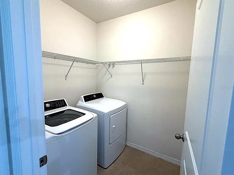 32649 Pez Landing Ln — Photo 17