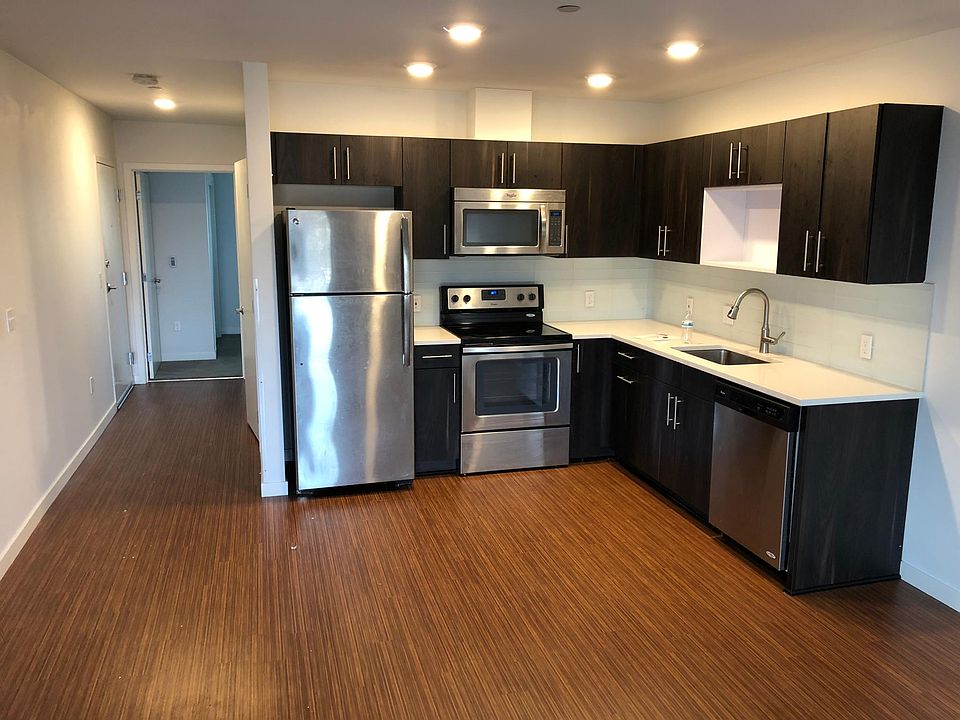 1st image of 1823 18th Ave Unit 405