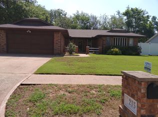 215 Pine Tree Ln, Norman, OK 73072