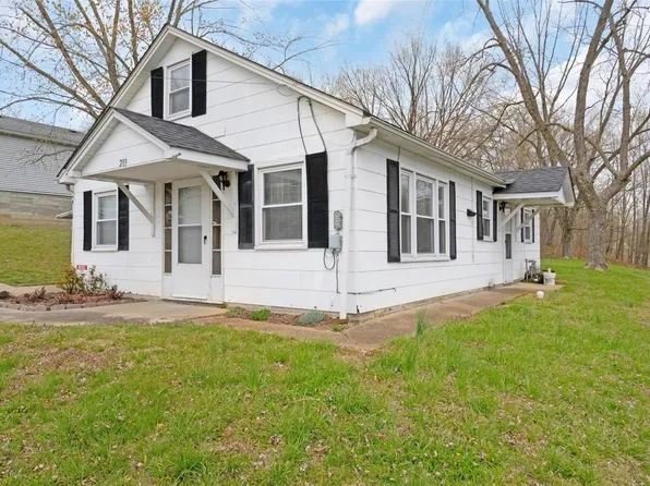 203 Locust St, New Haven, MO 63068