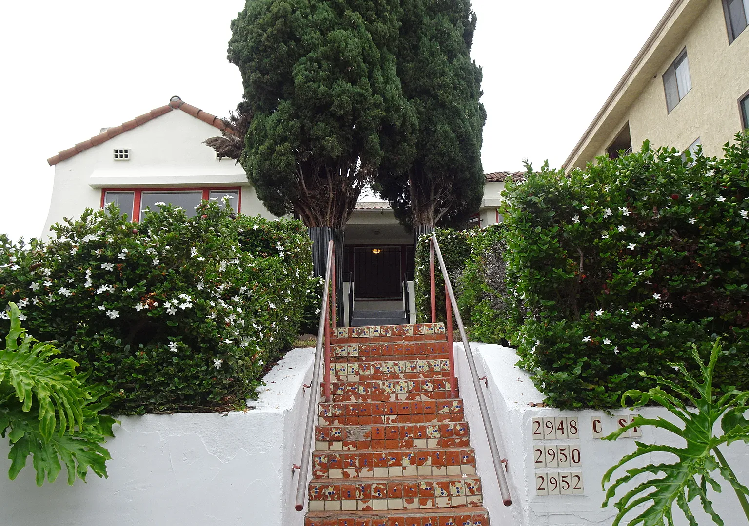 3 bed, 1200 sqft, $3,300 — Photo 1