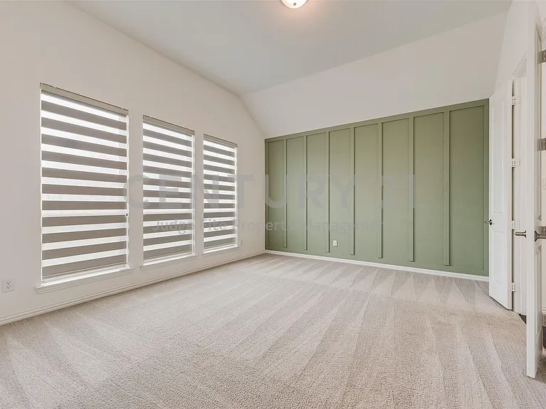 536 Cedarwood St — Photo 19