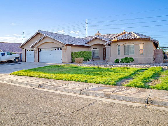 2nd image of 1464 W 32nd Pl