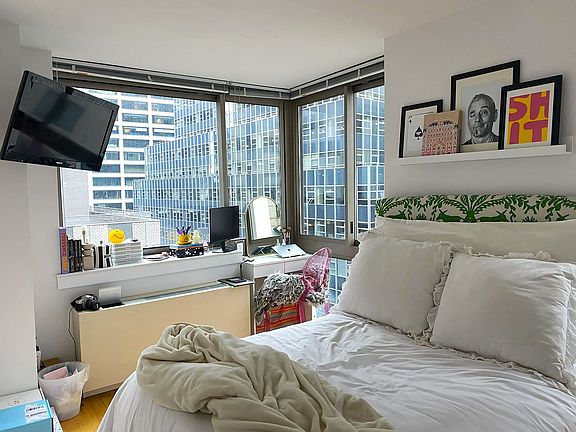 2nd image of 90 Fulton St #5G