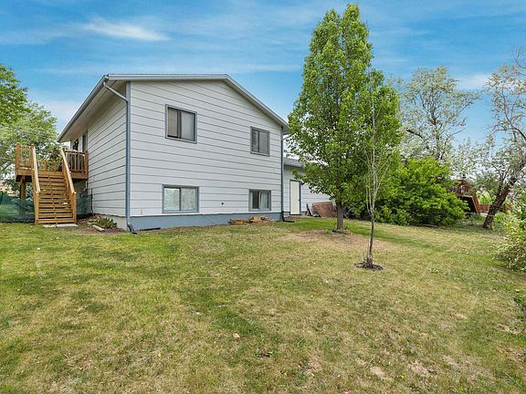 3rd image of 3918 Parkview Dr