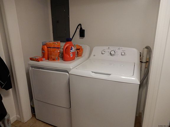 5th image of 1731 Highland Ave