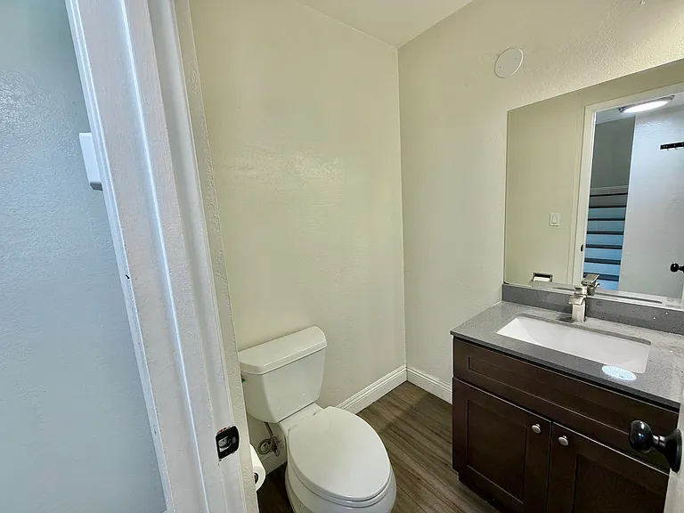 Powder room / bathroom