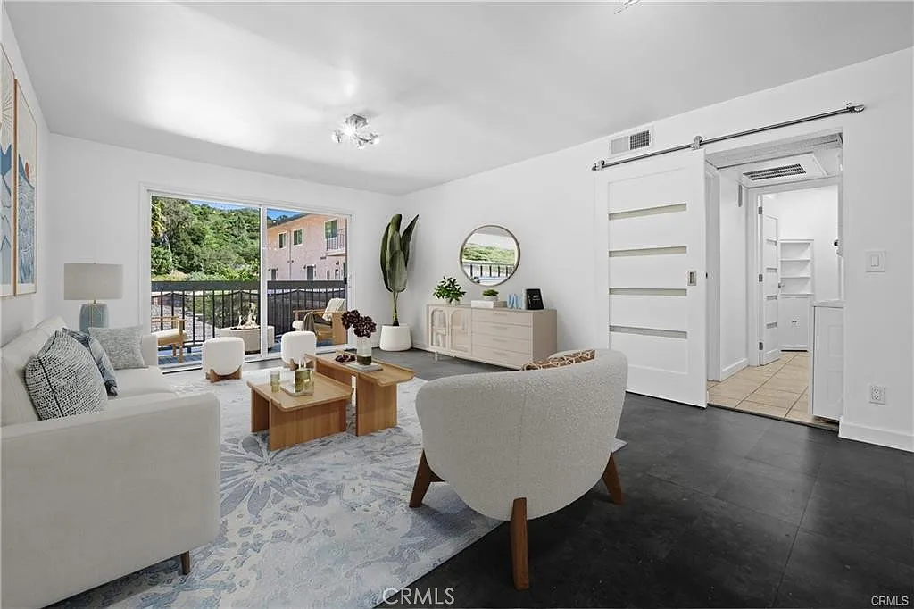 Building Photo - 2940 N Verdugo Rd #214