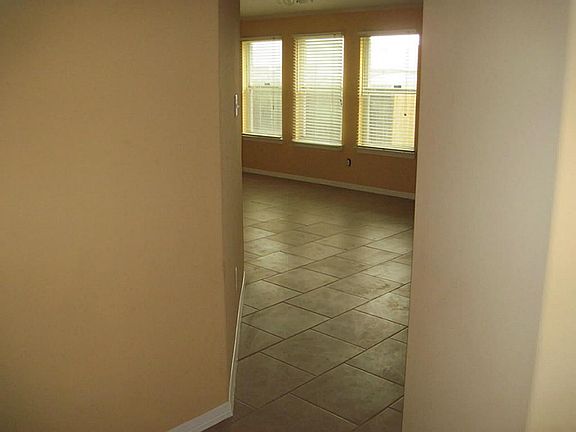 3rd image of 5211 Manorfield Dr