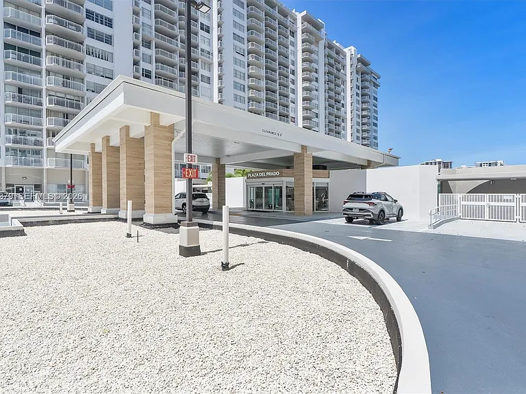 18031 Biscayne Blvd #1401 — Photo 54