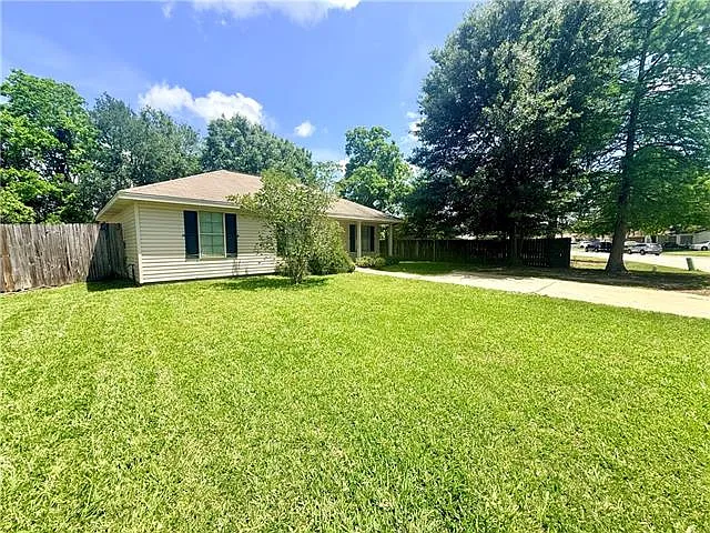 1805 Brookter St — Photo 4