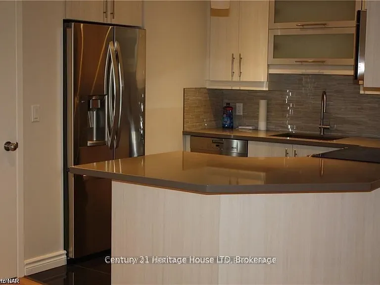238 Bertie St #2 — Photo 3
