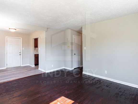2nd image of 3555 N Emerson Ave