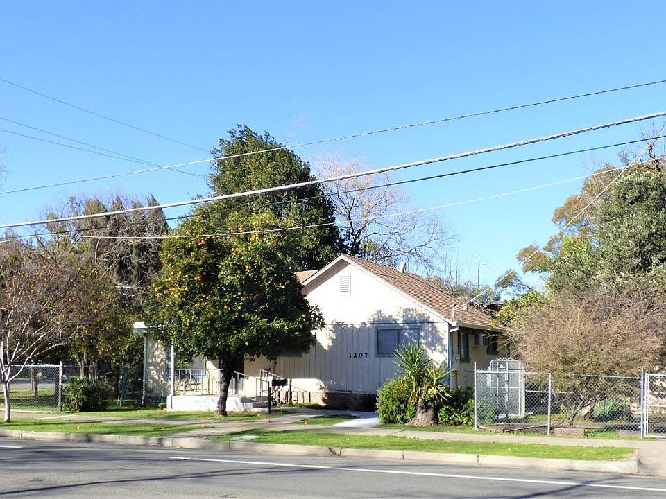 1st image of 1207 3rd St
