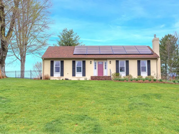 1906 Lacy Ln, Blacksburg, VA 24060