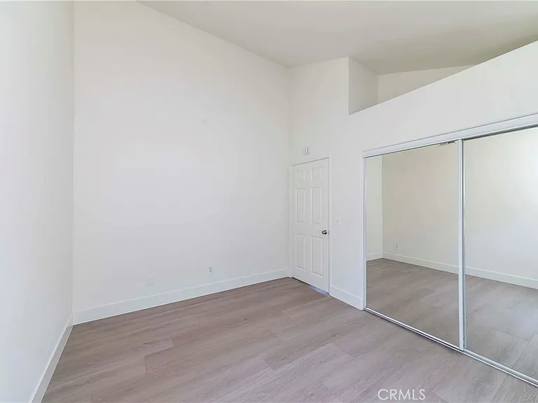 1361 Abraham Ter — Photo 23