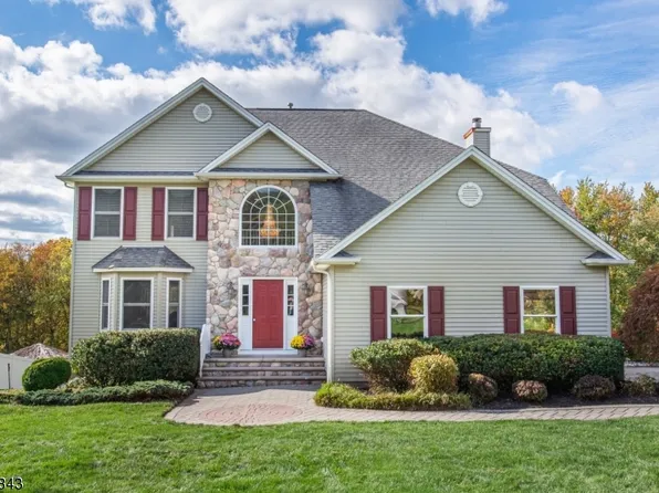5 Mackenzie Ln, Jefferson Twp., NJ 07438