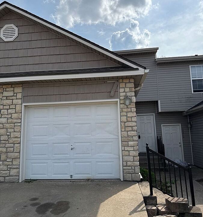 1st image of 10521 E 45th Pl