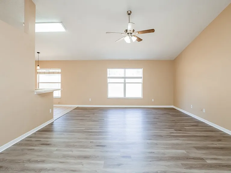 10449 Lake Hasson Cir — Photo 3