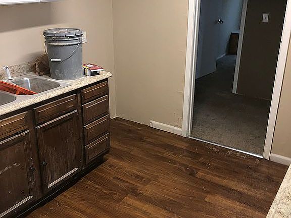 3rd image of 507 W 42nd St
