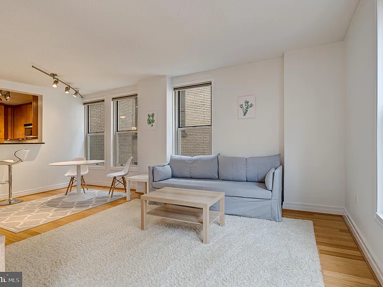 915 E St NW #1001 — Photo 8