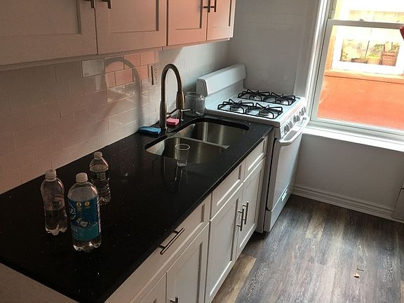 3rd image of 236 E 16th St #6R