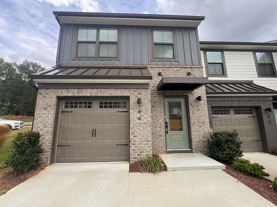 1st image of 44 Connaught Ct