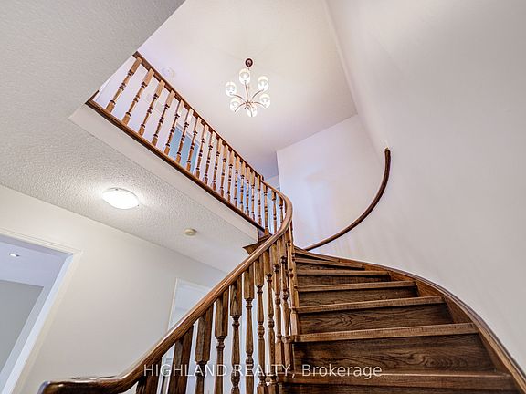 4th image of 257 Huntington Ridge Dr