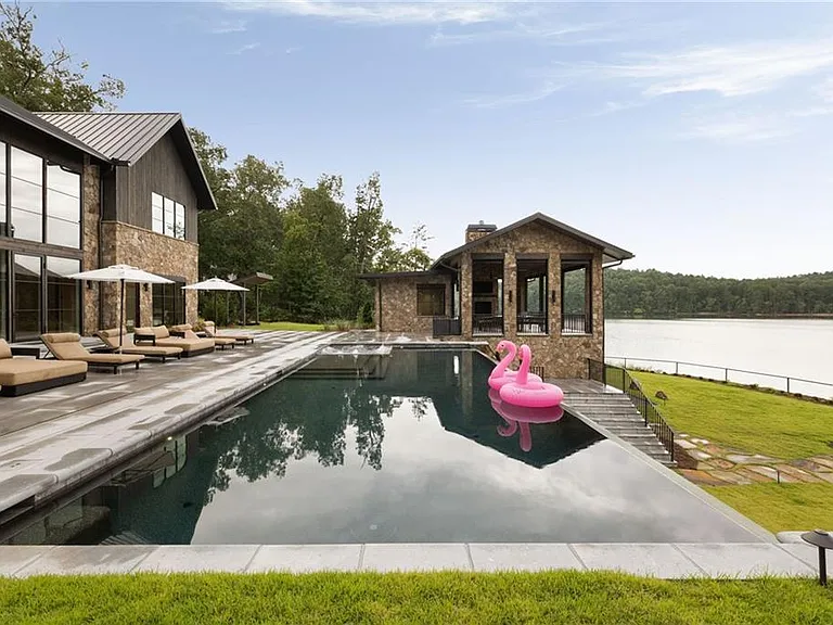 725 Rocky Point Dr — Photo 138