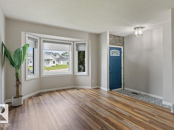 3rd image of 4239 30th Ave NW