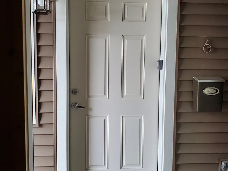 201 S Maple Apt 6