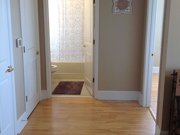 4th image of 3701 Lindell Blvd