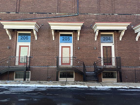 2nd image of 1276 N High St APT 205