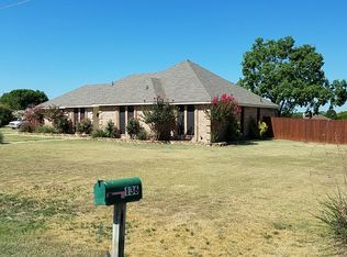 135 Lassetter Dr, Red Oak, TX 75154