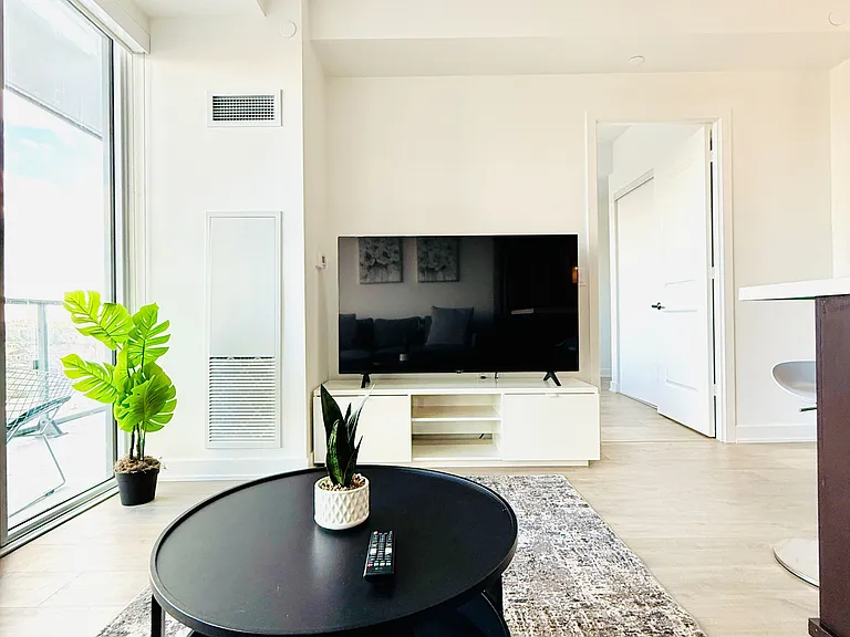 4675 Metcalfe Ave #503 — Photo 9
