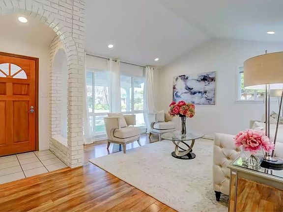 3rd image of 42102 Camino Santa Barbara
