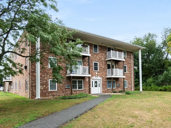 16 Woodman Way APT 17, Newburyport, MA 01950