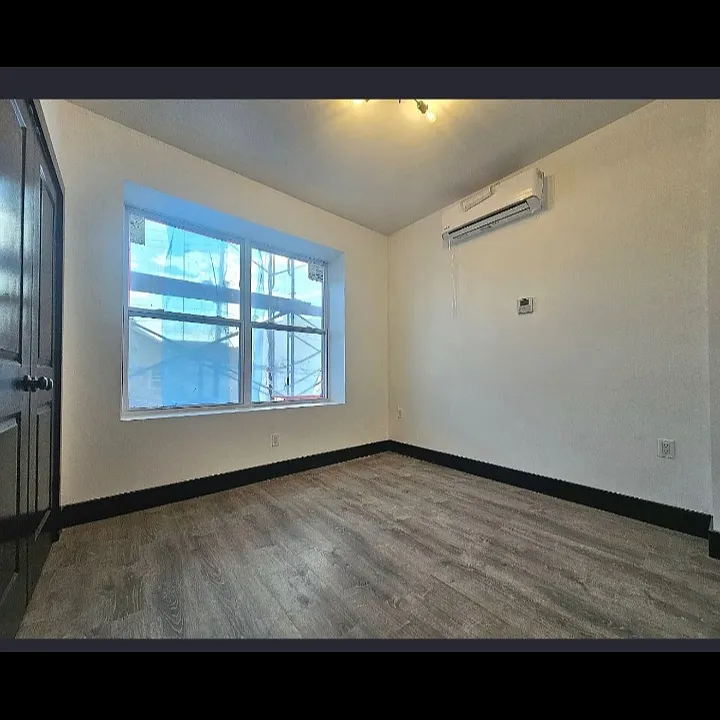 Building Photo 4