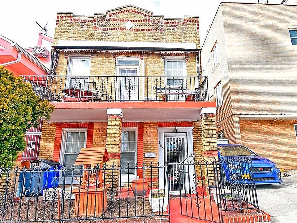 1st image of 205 Avenue