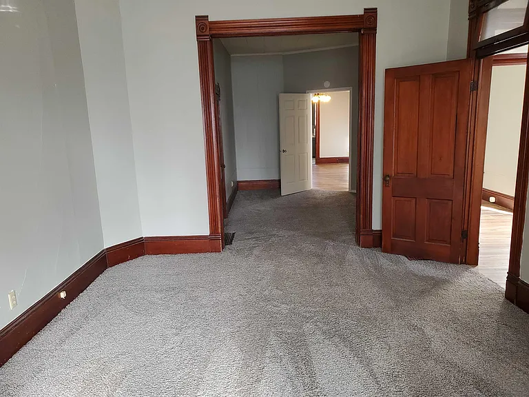 1105 Avenue F — Photo 9