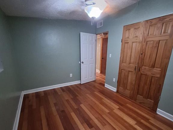 2nd image of 1030 SE Brock Gln