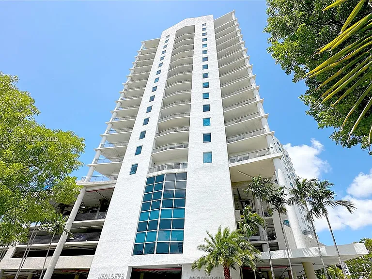 10 SW South River Dr #1410 — Photo 18