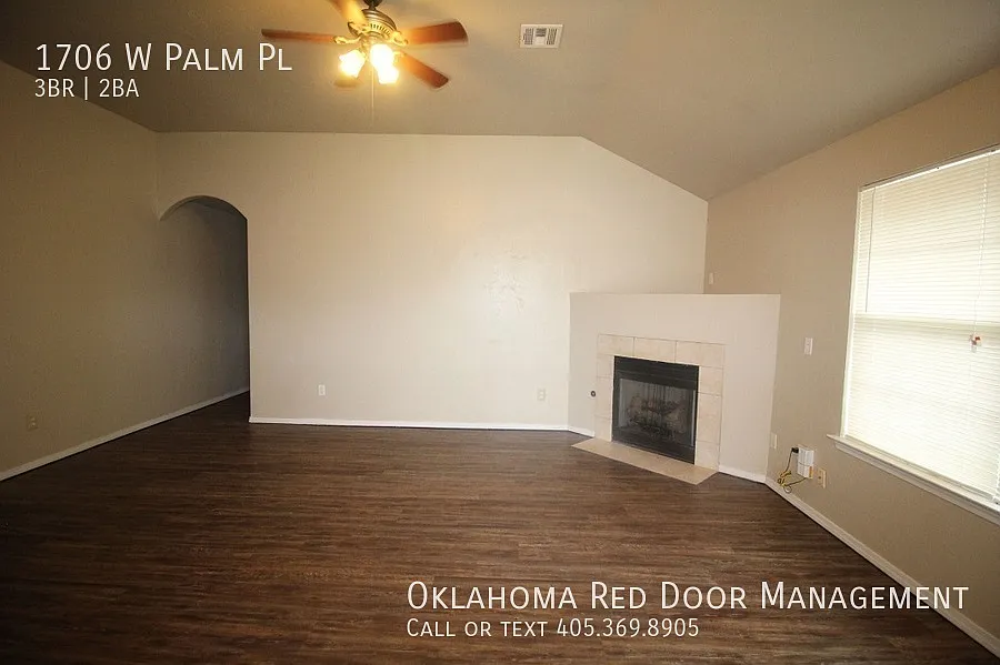 3 bedroom Move in Ready — Photo 2