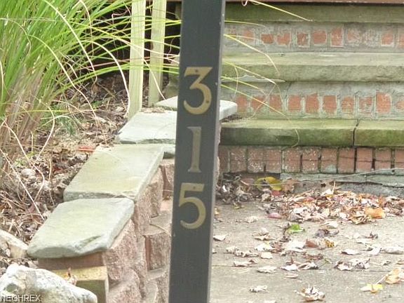 3rd image of 315 Gayle Dr