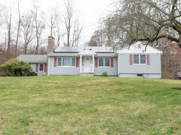 14 Cross Brook Road, Newtown, CT 06470
