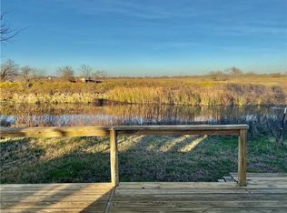 350 County Road 462, Elgin, TX 78621