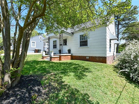 4th image of 1706 Roseland St